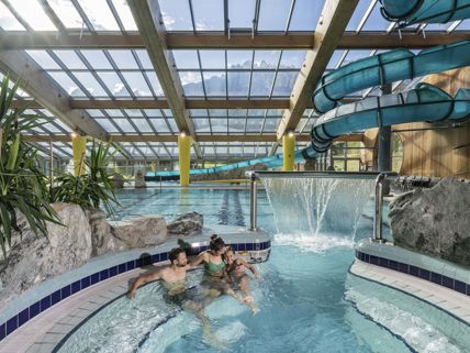 -wisthaler-com-23-10-3z-schwimmbad-familie-hw92665-min